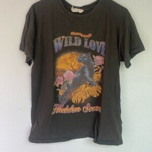 Spell Wild Love Tee EUC